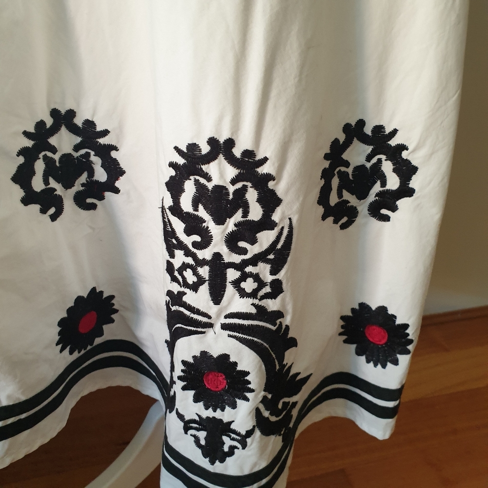 Diane von Furstenberg white embroidered skirt - Picture 3 of 7